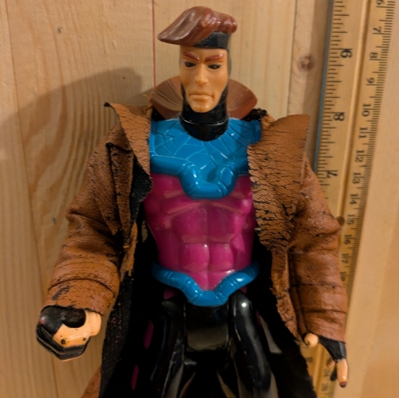 Gambit Vintage Uncanny X-Men 10"Action Figure with Brown Coat and Blue Accents - Picture 3 of 5